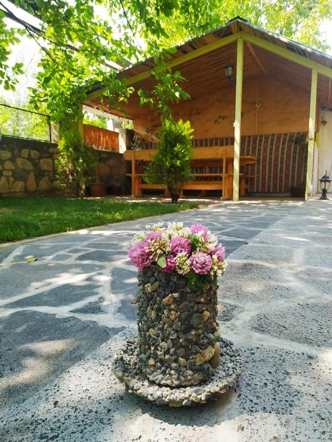 Guest House Nataly Yeghegnadzor Exterior foto